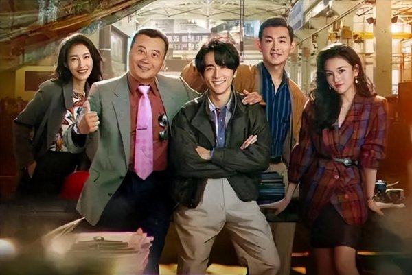 泰兴隆配资 一人毁掉整部剧！央视《淬火年代》的“戏混子”，看他演戏真别扭